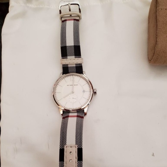 Burberry watch - Picture 3 of 8